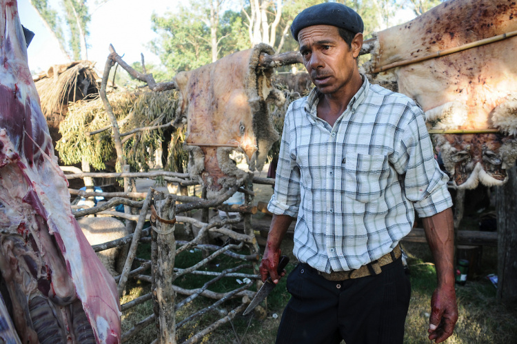 Peón rural | Foto Santiago Mazzarovich / adhocFOTOS