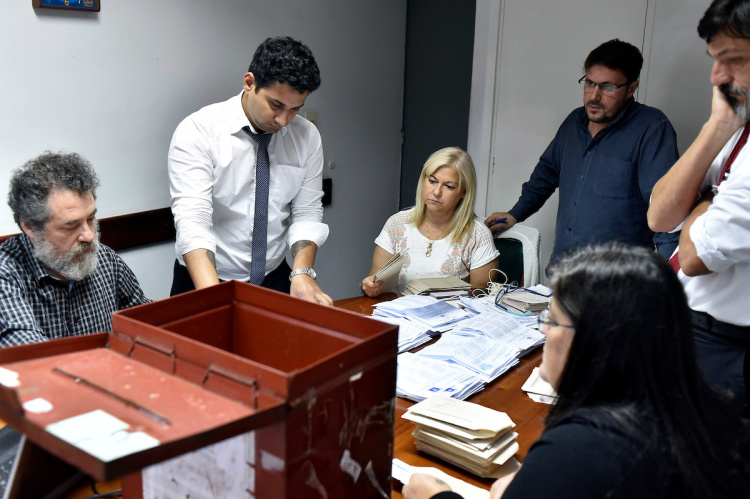 Elecciones de AEBU en 2019 | Foto: Ricardo Antúnez / adhocFOTOS
