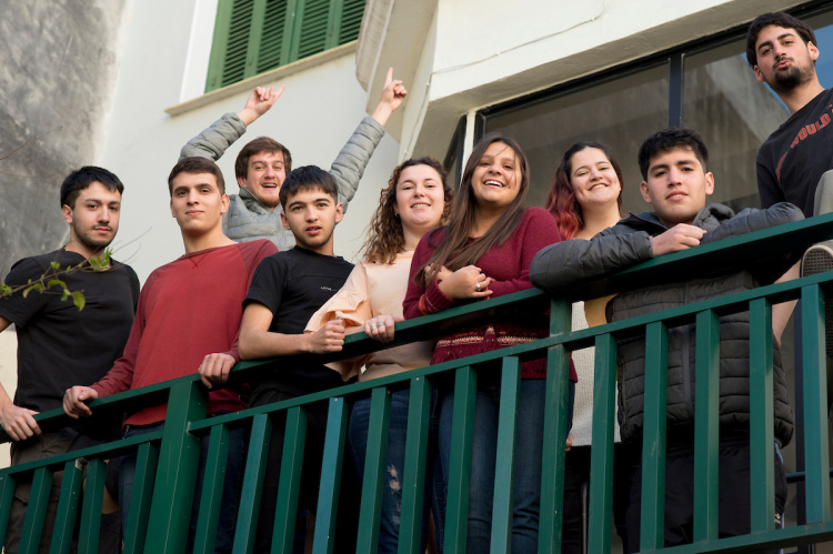 Jóvenes en el Hogar Estudiantil de AEBU | Foto Ricardo Antúnez / adhocFOTOS (Archivo, 2019)