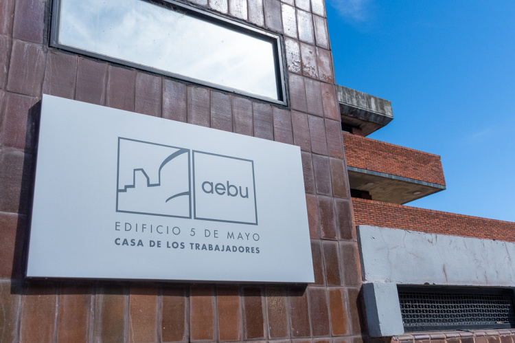 Nuevo cartel de la Casa de los Trabajadores | Foto: Javier Pérez Seveso