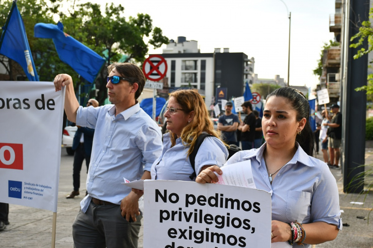 Movilización de trabajadores de Abitab | Fotos: Ignacio Álvarez Vigna