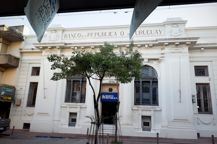 Sucursal Paysandú del Banco de la República | Foto: Ricardo Antúnez / adhocFOTOS (archivo, 2017)