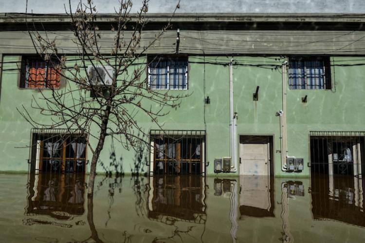 Inundaciones en la ciudad de Salto | Foto: Santiago Mazzarovich / adhocFotos (Archivo, 2014)