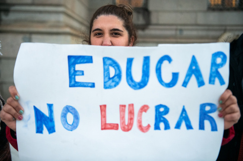 Movilización de sindicatos de docentes y trabajadores de la educación, en el Palacio Legislativo | Foto: Santiago Mazzarovich / adhocFOTOS (Archivo, 2020)
