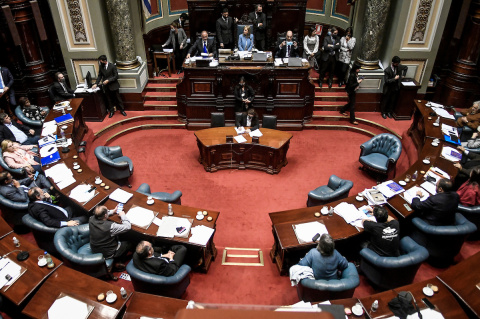 Votación en el Senado del pedido de desafuero de Guido Manini Ríos | Foto: Javier Calvelo / adhocFOTOS