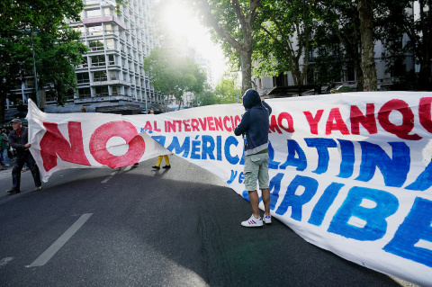 Movilización en la Plaza Cagancha | Foto: Javier Calvelo / adhocFOTOS
