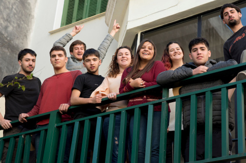 Jóvenes del Hogar Estudiantil de AEBU | Foto: Ricardo Antúnez / adhocFOTOS (Archivo, 2019)