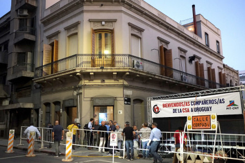 Fachada de la casa adquirida por la Fundación Friedrich Ebert, de Alemania, que la donó a la CSA. Fotos: Pablo Vignali / adhocFOTOS