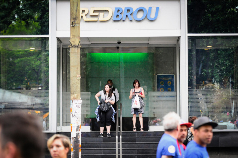 Sucursal 19 de Junio del Banco de la República (BROU) | Foto: Javier Calvelo / adhocFOTOS