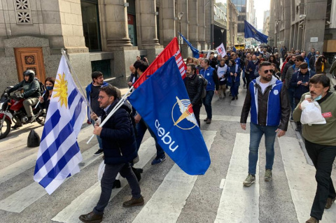 AEBU y La Bancaria manifestaron ayer contra Citibank por la calle Reconquista, en Buenos Aires. 