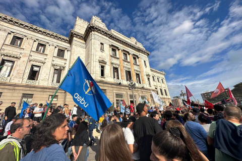 Movilización contra reforma jubilatoria en el Palacio Legislativo | Foto: Irene Rügnitz