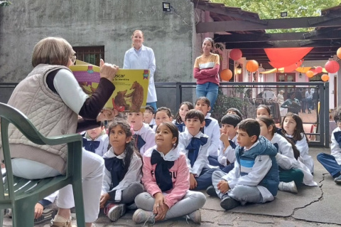 Actividad con niños en la seccional Durazno | Foto: Cuenta Cultura Herrera