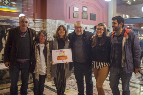 Representantes de AEBU en la entrega de los Premios Graffiti, anoche en Sala Zitarrosa | Foto: Clo Diahlems