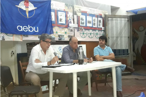 Fernando Gambera, Gonzalo Pérez y Jorge Burgos el miércoles, en la Seccional Young de AEBU.